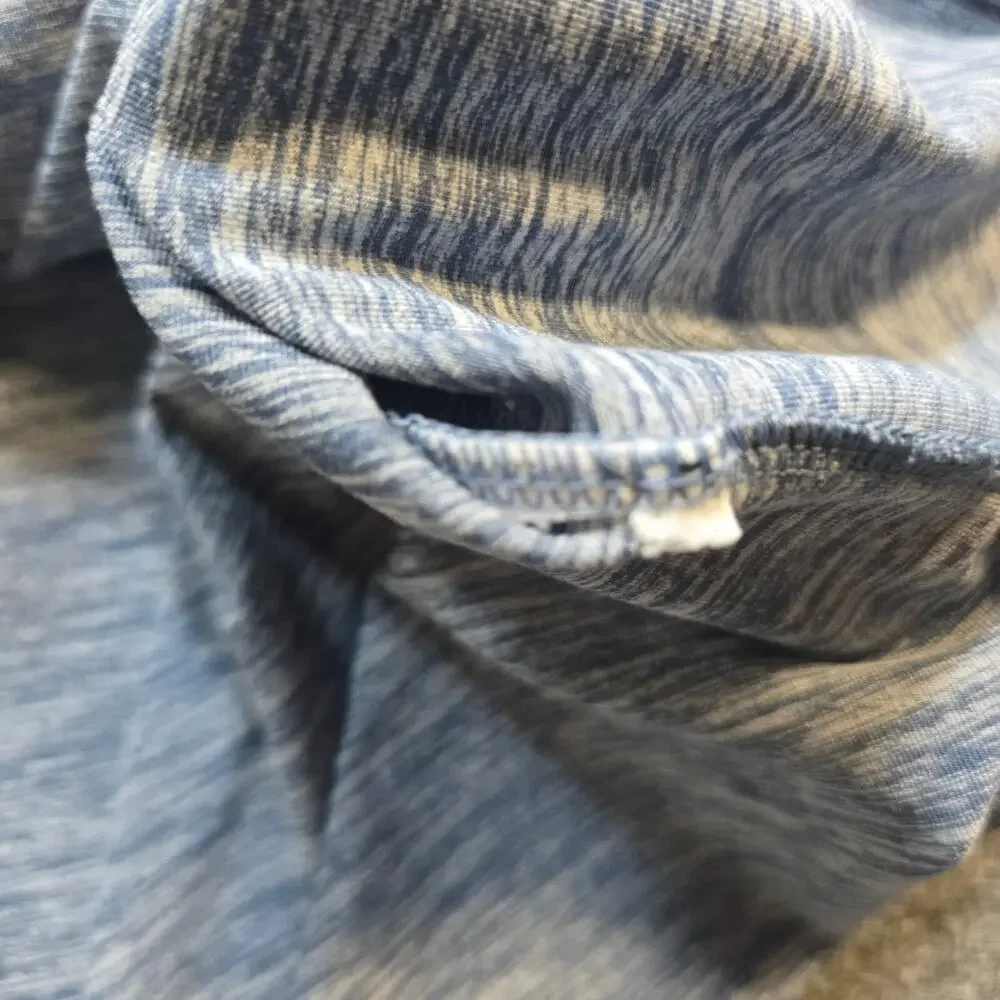 Nike Top Women Size Medium Blue Hoodie Pockets Long Sleeve Stretch Drifit Casual